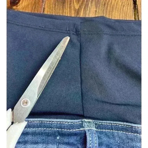 Kancan Maternity Denim Capris Dark Wash Distressed Size 7 - Picture 9 of 9